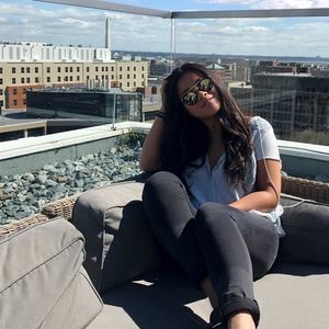 Meet your Posher, Maya